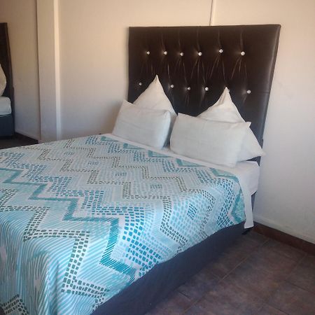 Tassili Lodge Kempton Park Exteriör bild