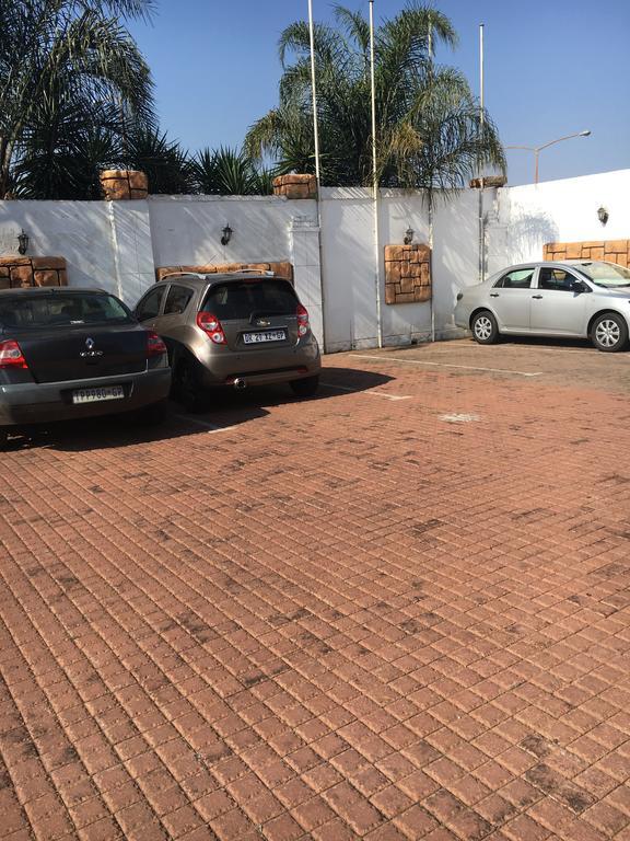 Tassili Lodge Kempton Park Exteriör bild