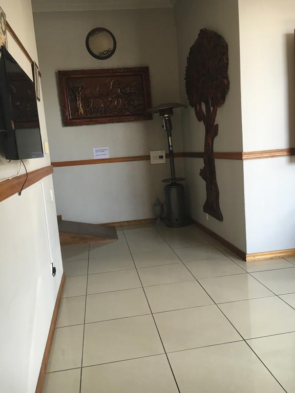 Tassili Lodge Kempton Park Exteriör bild