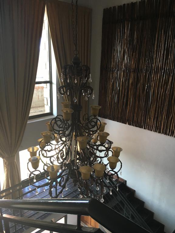 Tassili Lodge Kempton Park Exteriör bild